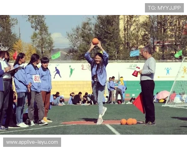 校园体育联赛热潮来袭，青年运动员展现无限潜力！