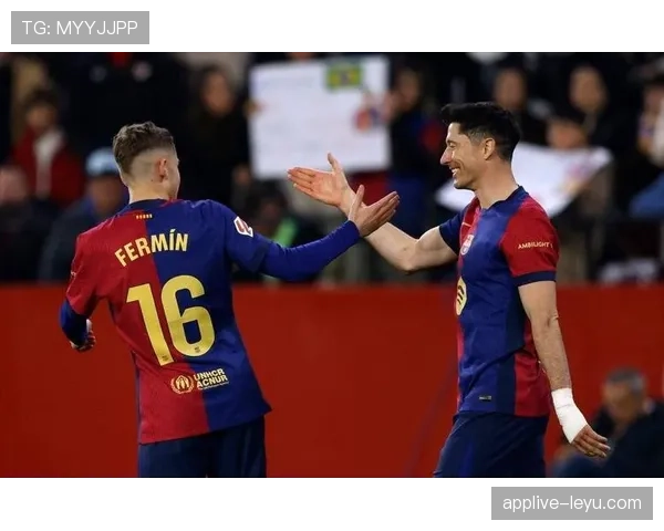 莱万多夫斯基纪录片揭秘奋斗历程，足球巨星追梦之路引关注