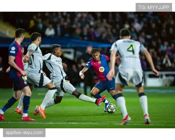 皇马巴萨巅峰对决再燃战火，西甲国家德比引爆球迷热情