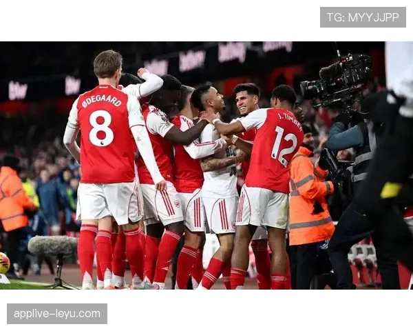 特罗萨德助攻建功，助阿森纳状态回暖剑指英超榜首