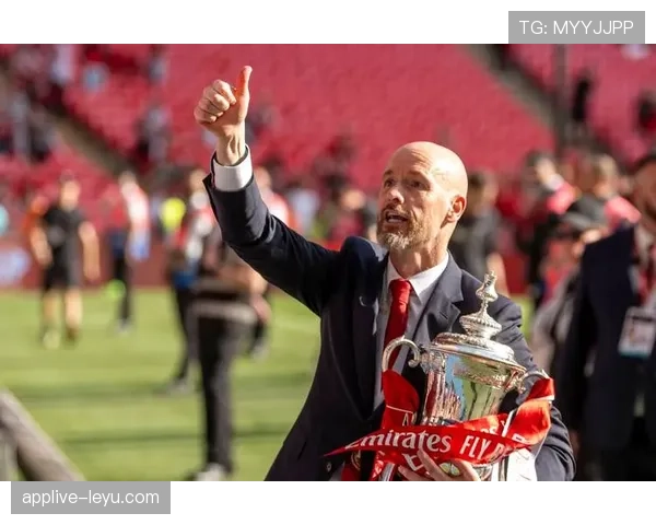 滕哈赫战术体系持续进化，高压逼抢与快速反击助球队提升竞争力