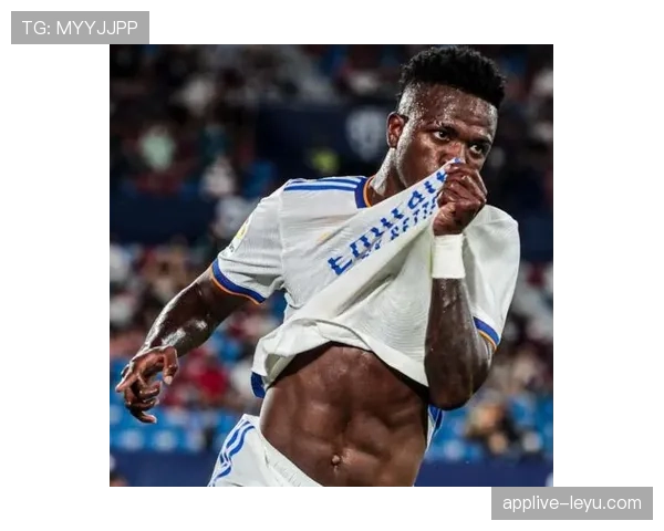 齐达内状态火热演绎传球艺术巅峰，战术革新引热议