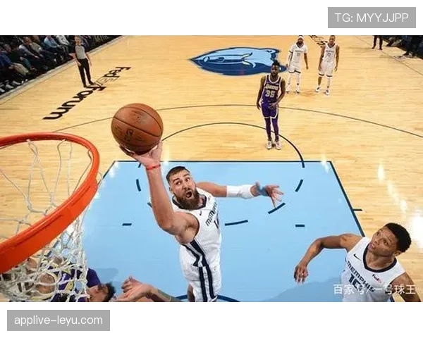 詹姆斯家餐桌光景，菜都能拍电影档次了？这日常感觉哪儿像传说中的球王啊