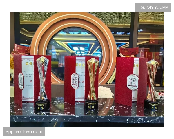 吕小军家的冰箱到底藏了多少冠军证书？怕不是变成了奖杯展览馆吧！